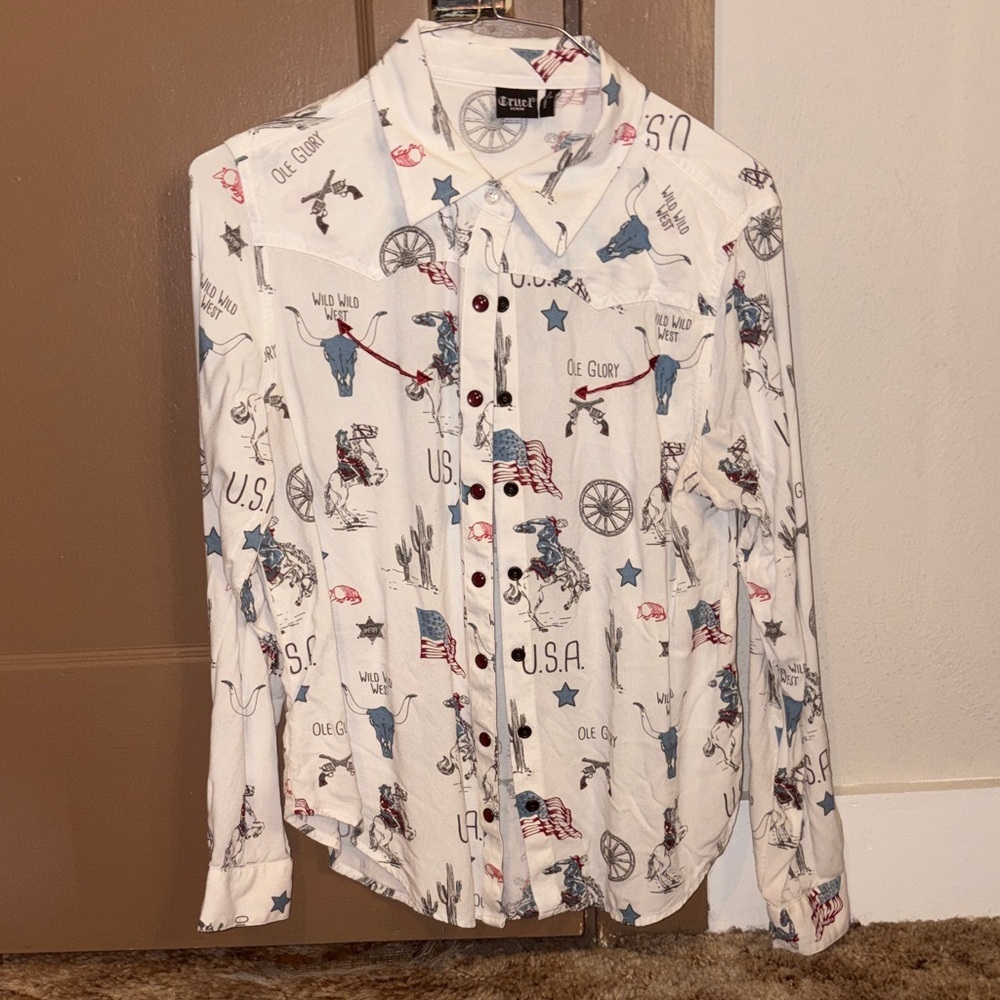 Women’s White Cruel Girl Denim Western Print Shirt size small “NEW”